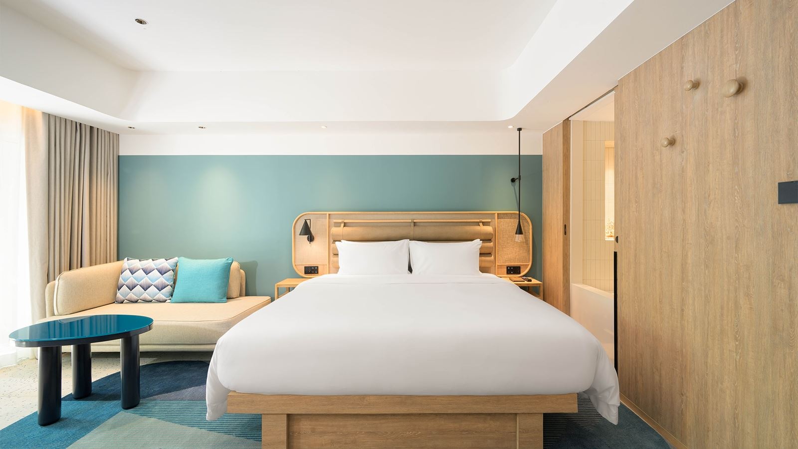 rooms-premium-deluxe-pool-view