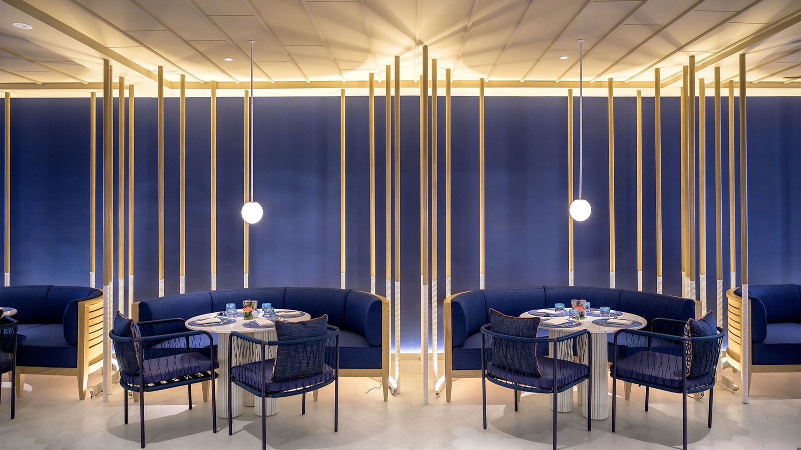 restaurants-escape-pool-club