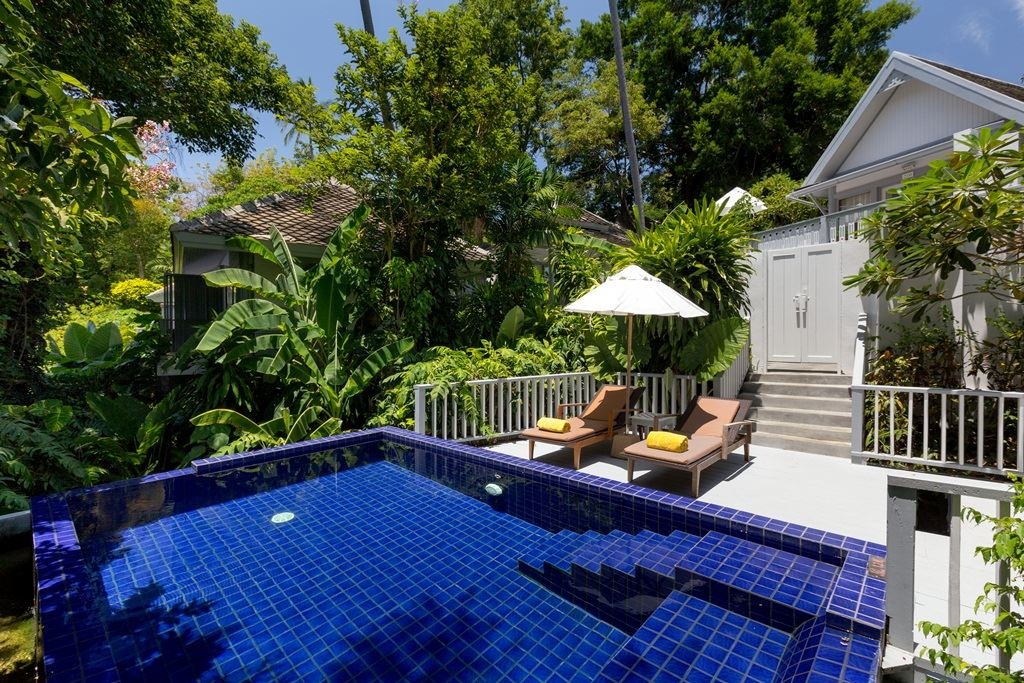 rooms-deluxe-private-pool