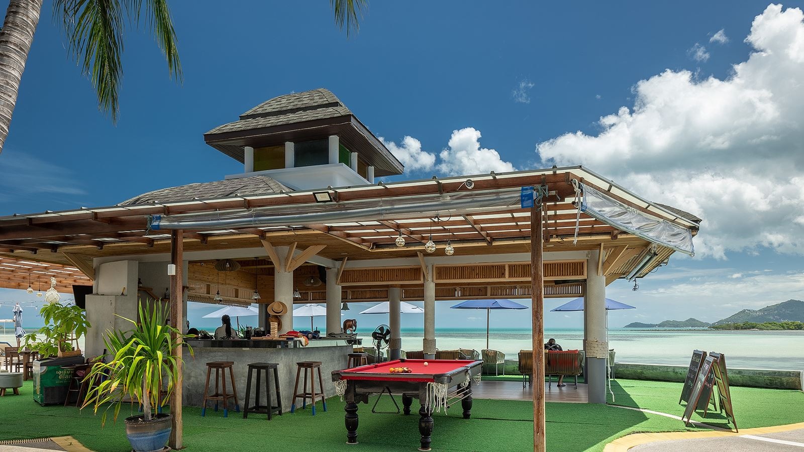 restaurants-cabana-beach-club