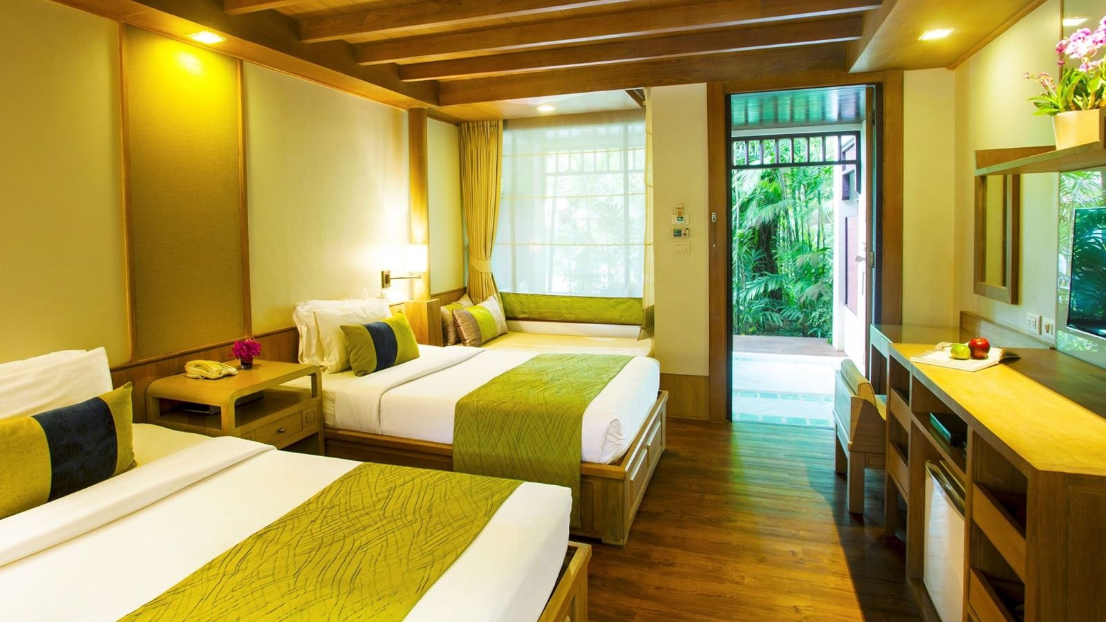 rooms-deluxe-regency-rooms