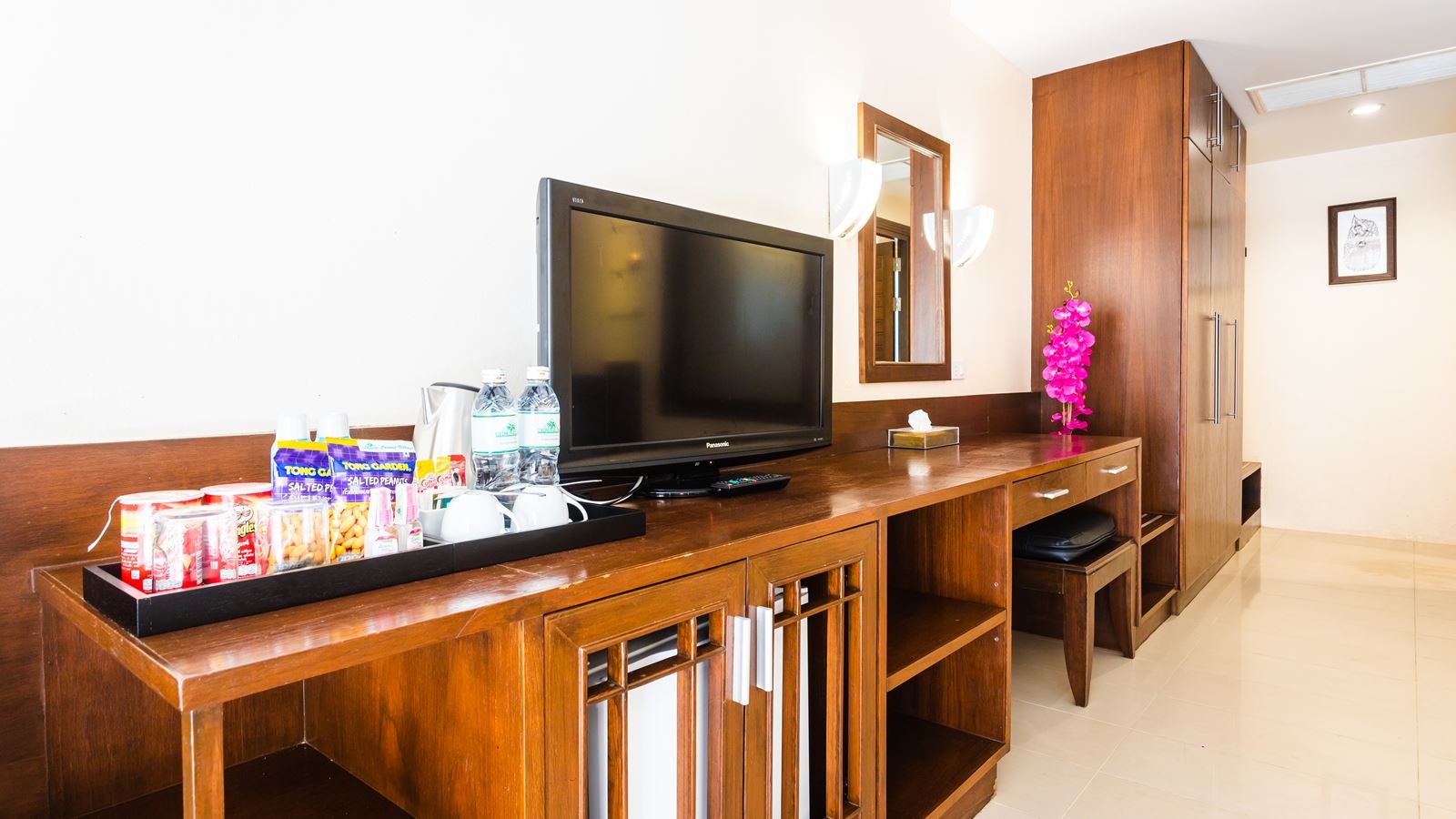 rooms-deluxe-pool-wing