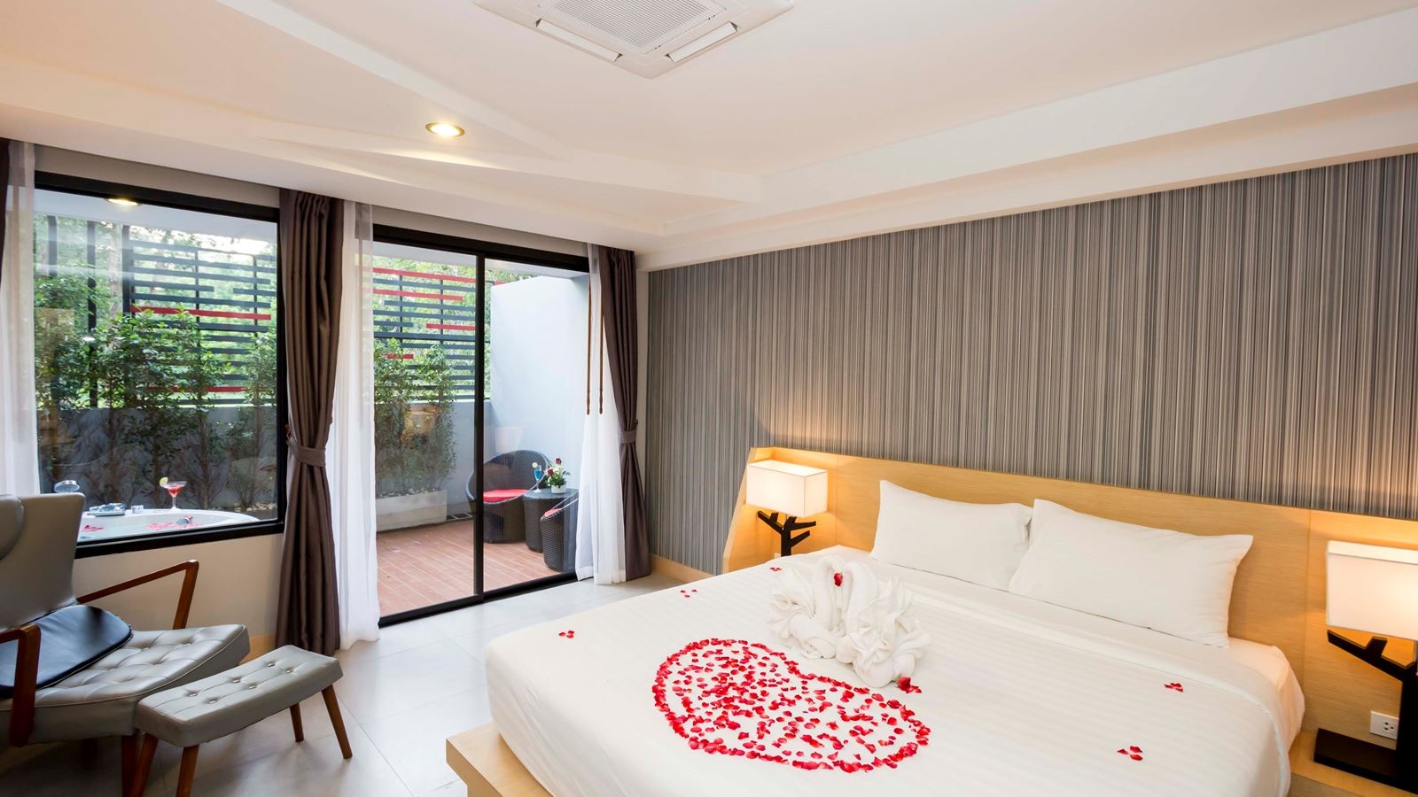 rooms-chill-apple-grand-deluxe