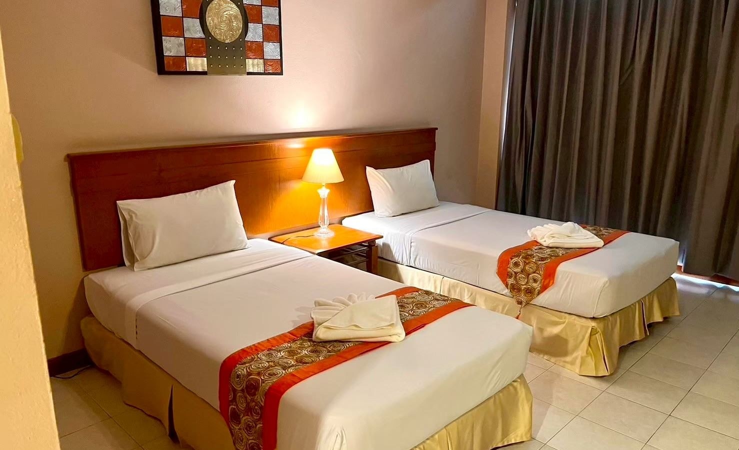 rooms-superior-poolview