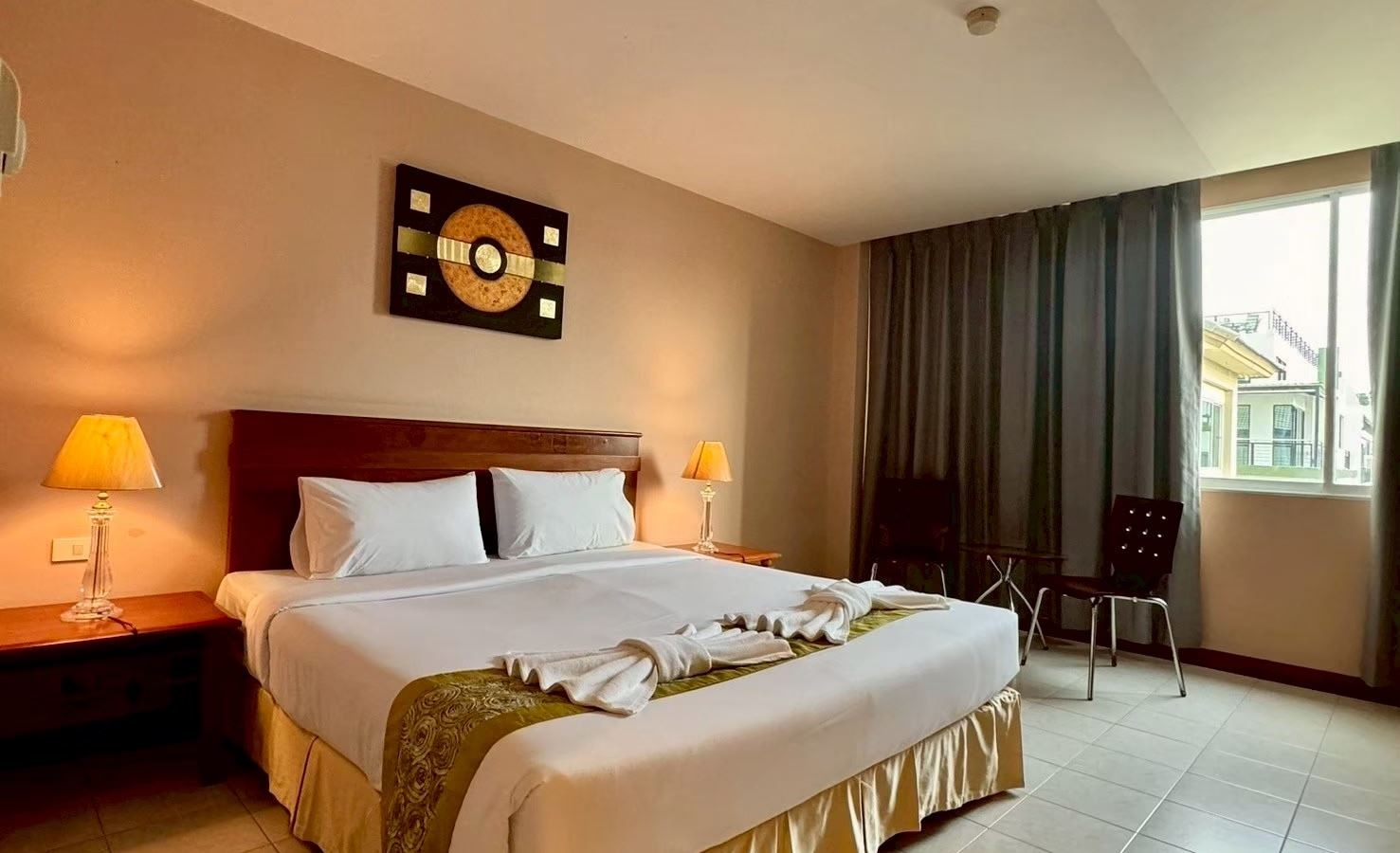 rooms-superior-poolview