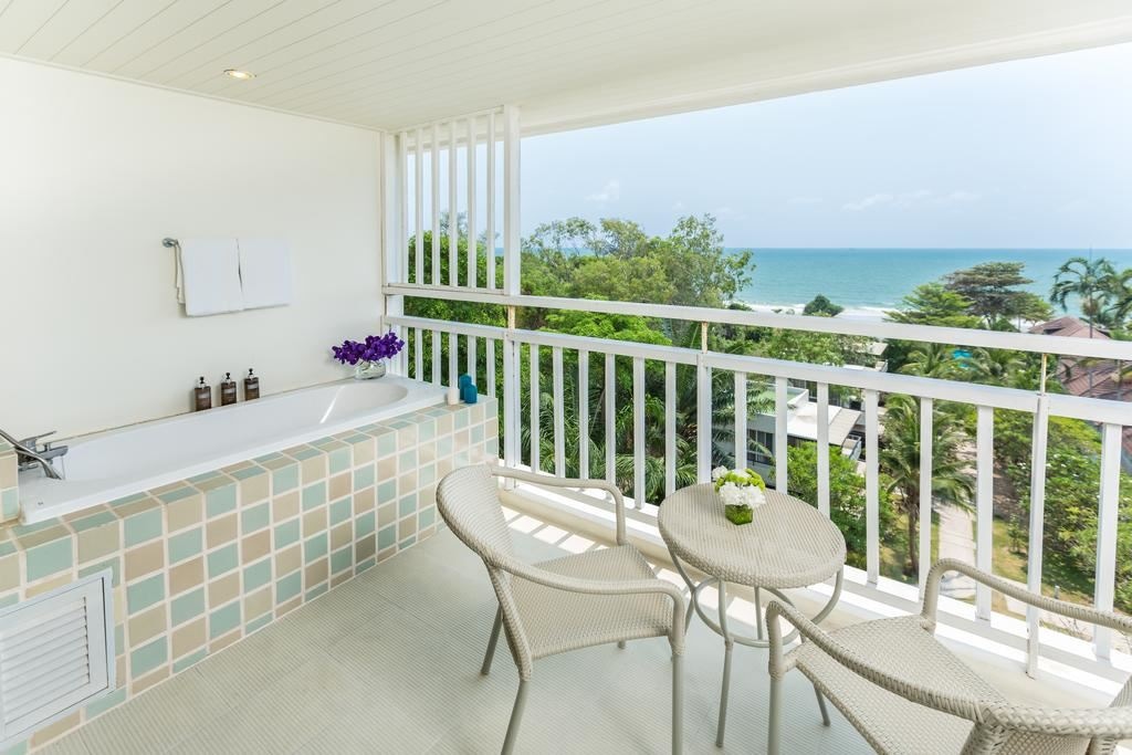 rooms-deluxe-corner-sea-view