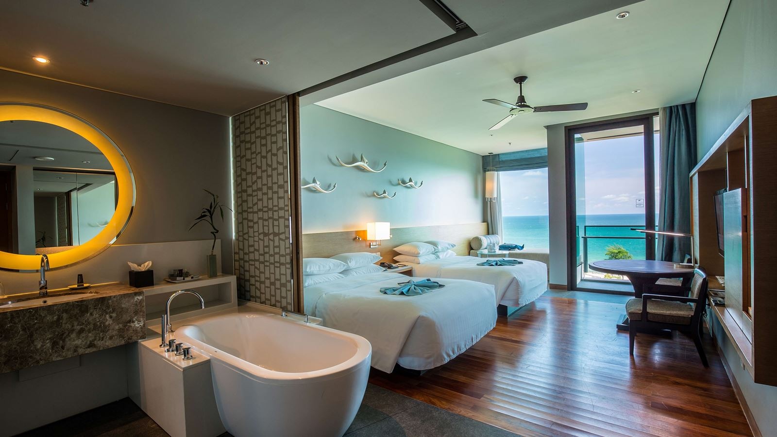 rooms-deluxe-ocean-view