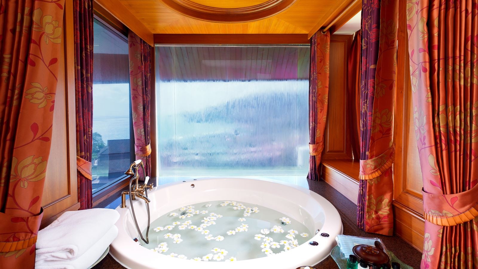 rooms-romantic-suite