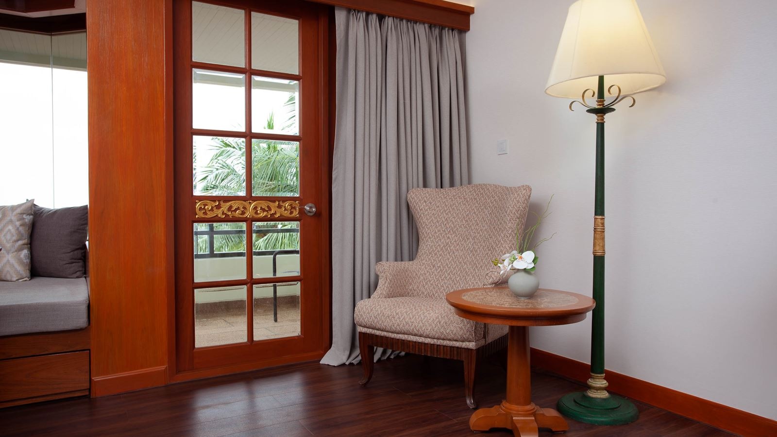 rooms-grand-jacuzzi-suite