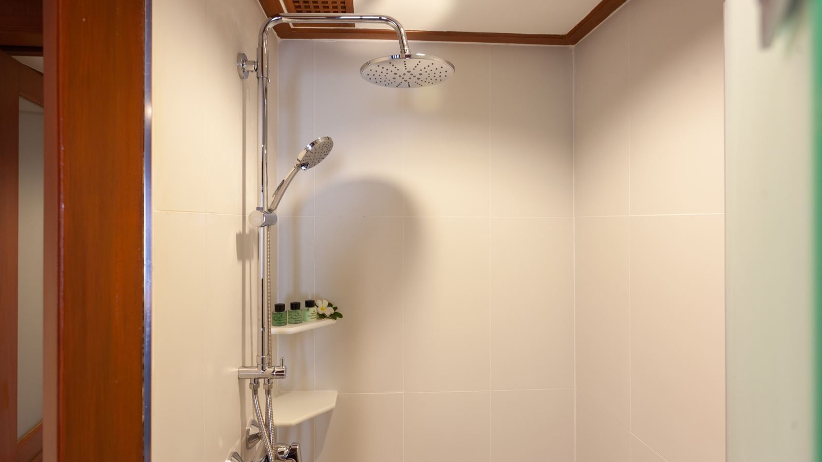 rooms-grand-jacuzzi-suite