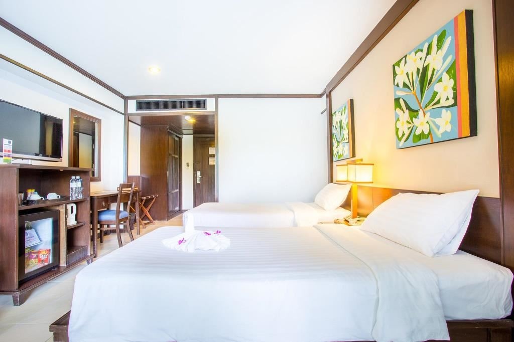 rooms-superior-main-room