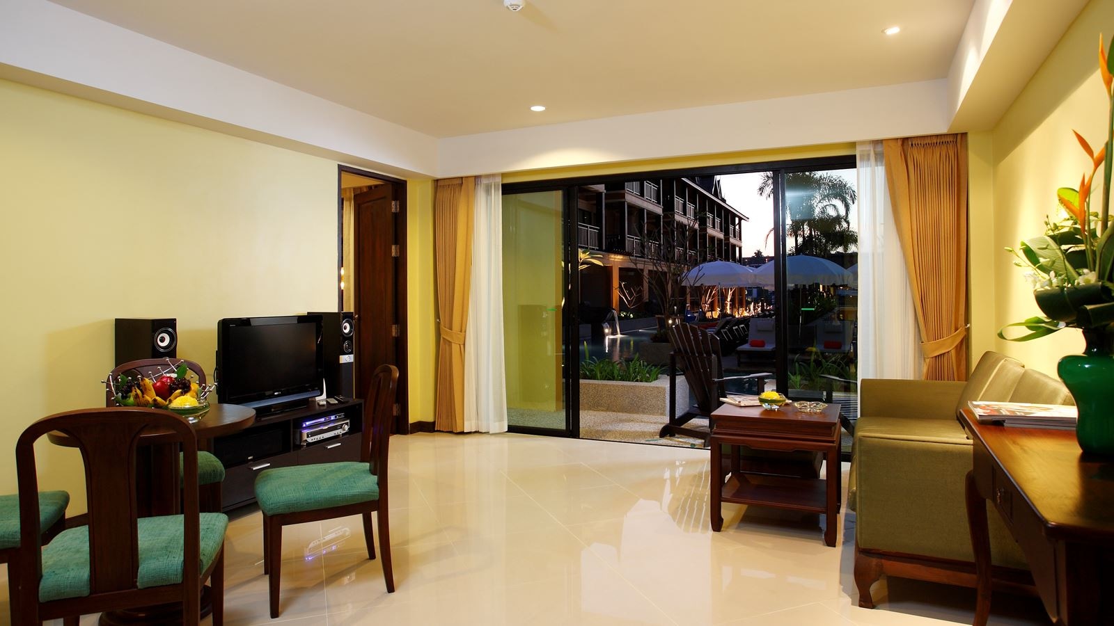 rooms-executive-suite