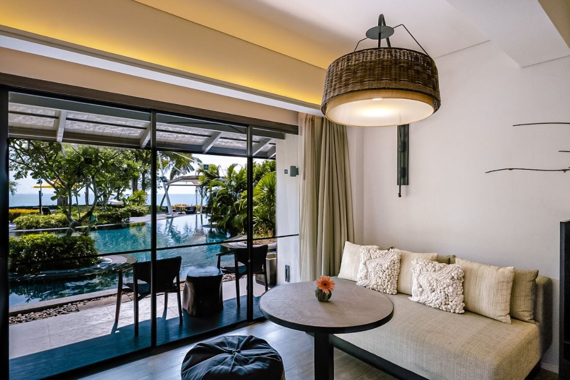 rooms-seaview-pool-access