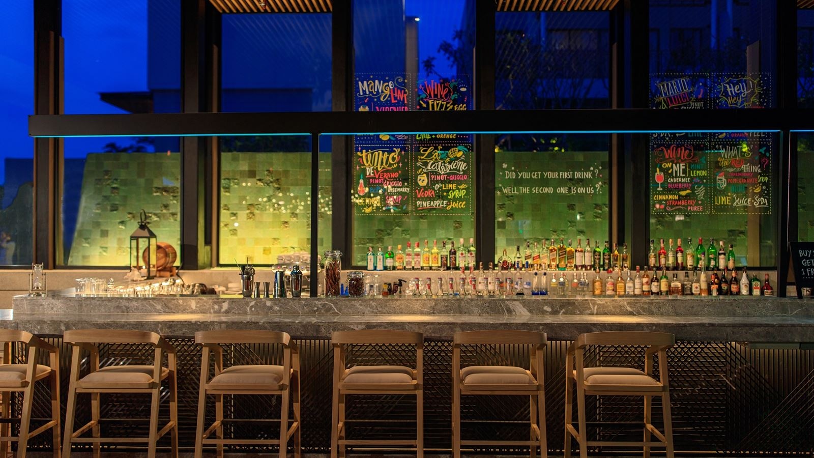 restaurants-pebbles-bar-and-grill