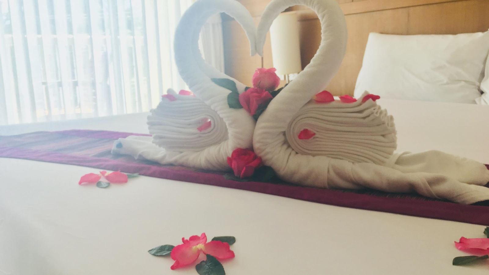 rooms-deluxe-semi-sea-view