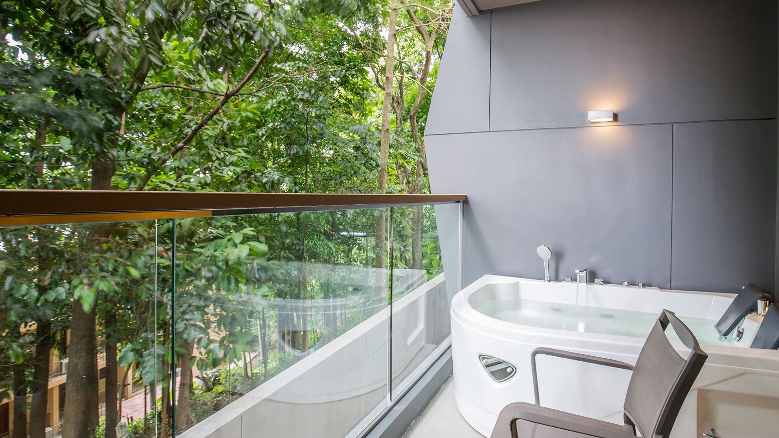 rooms-sis-over-the-garden