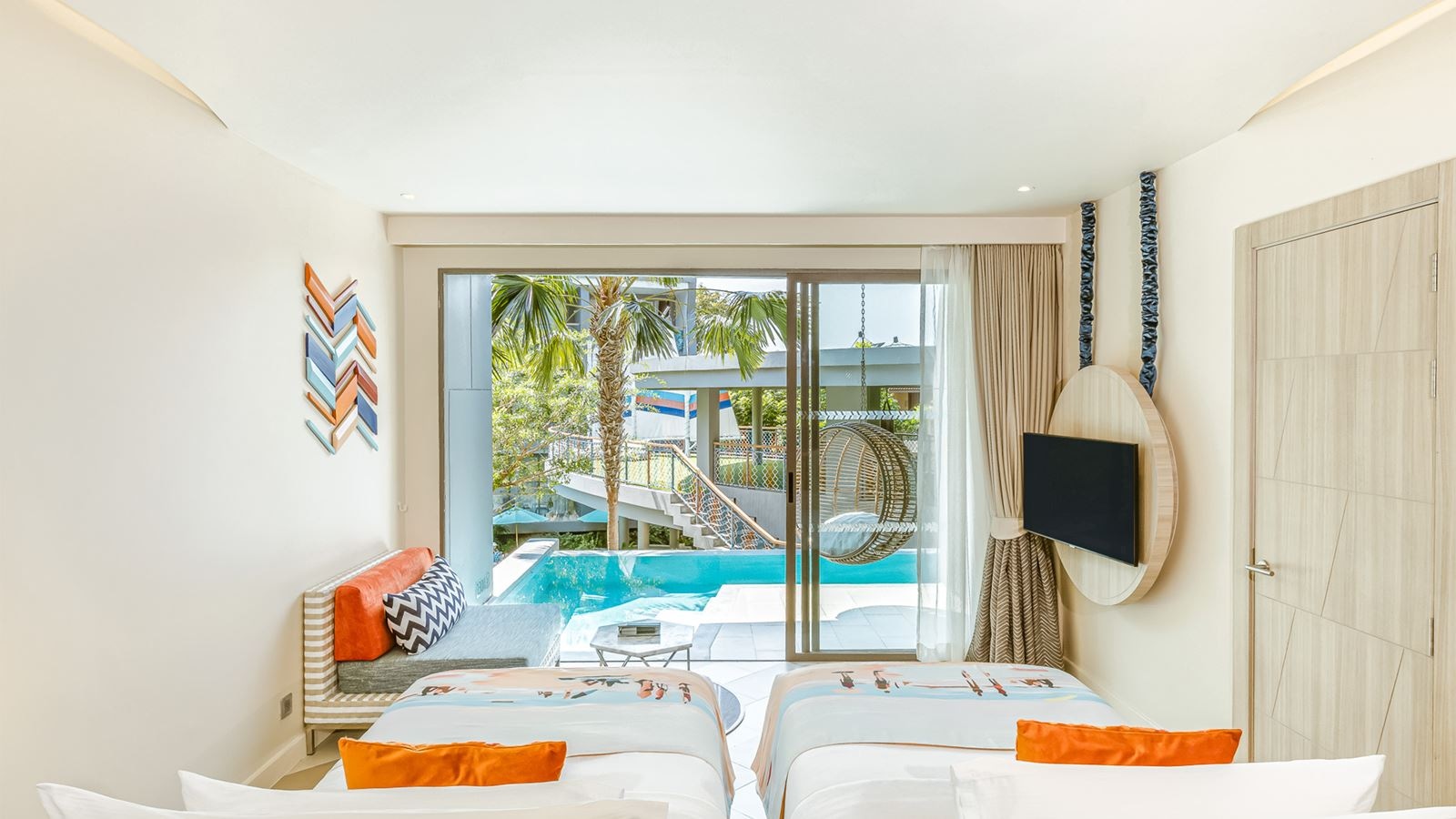 rooms-sis-jacuzzi-pool