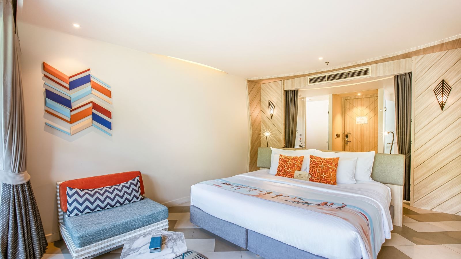 rooms-sis-jacuzzi-pool