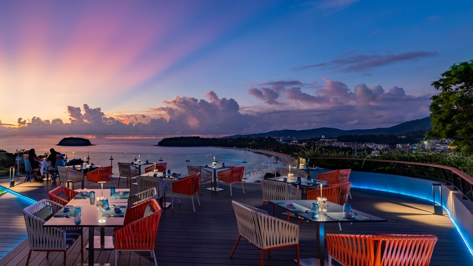 restaurants-twilight-sky