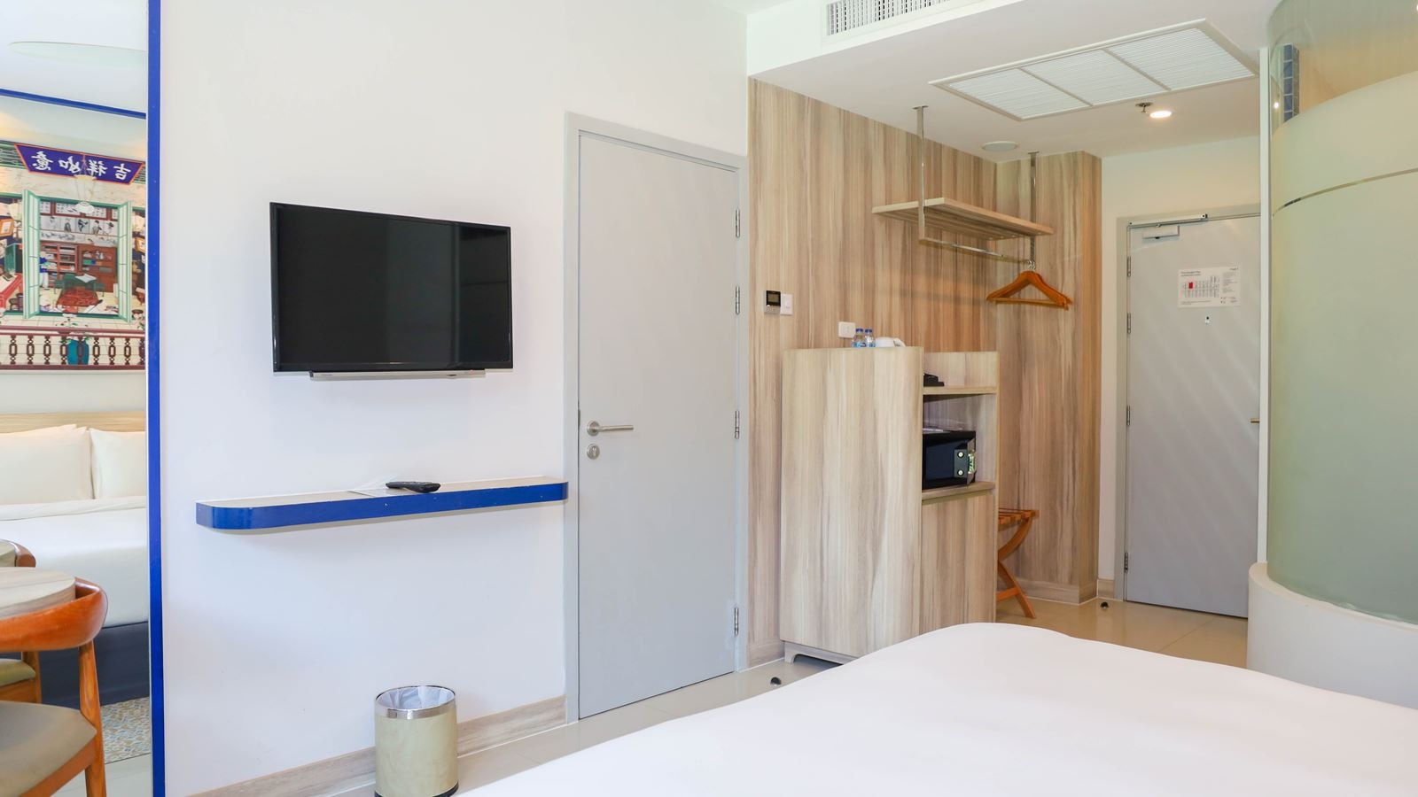 rooms-two-bedroom-family-garden-view-suite-child-sharing-bed