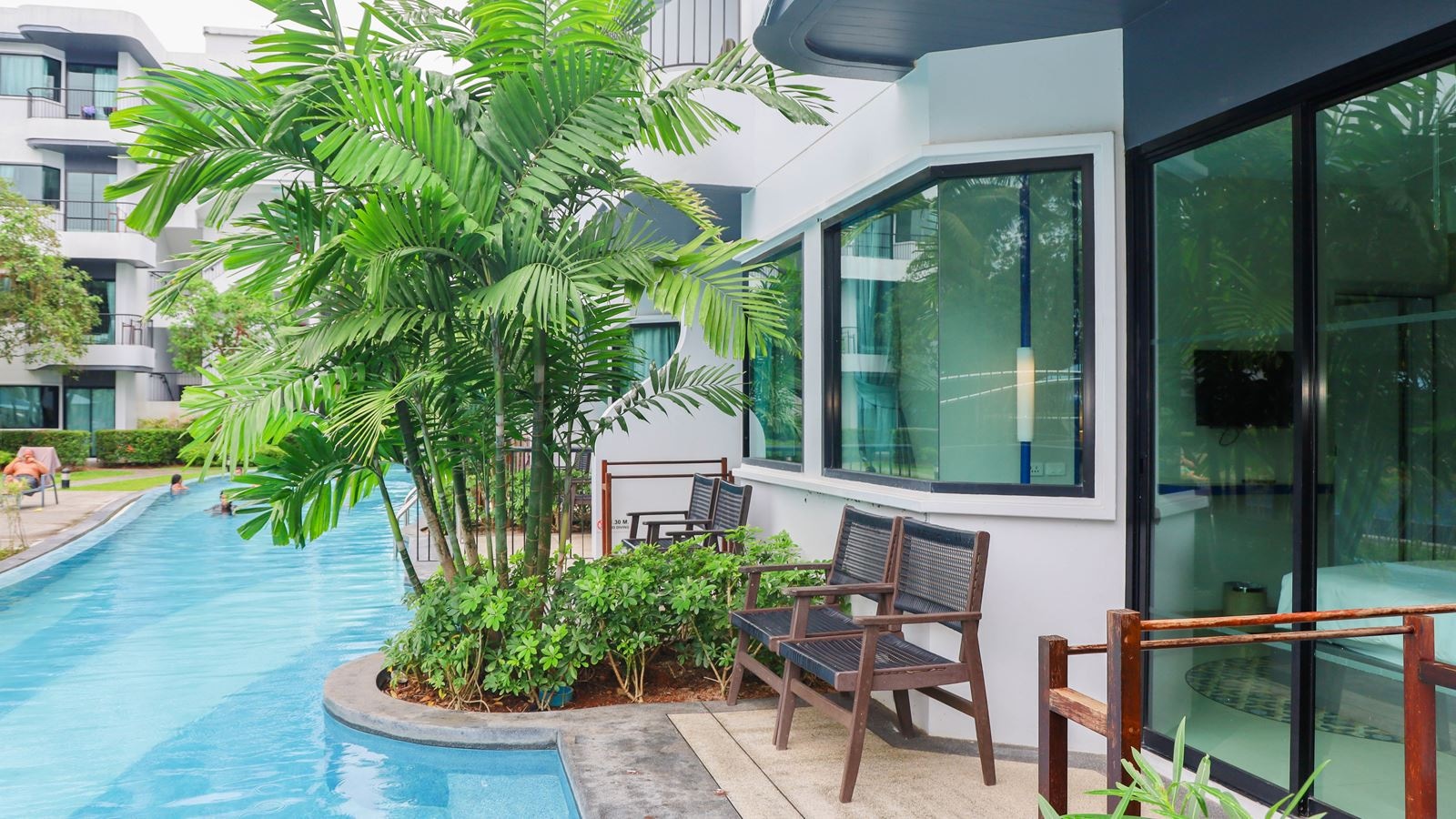 rooms-two-bedroom-family-pool-access-suite