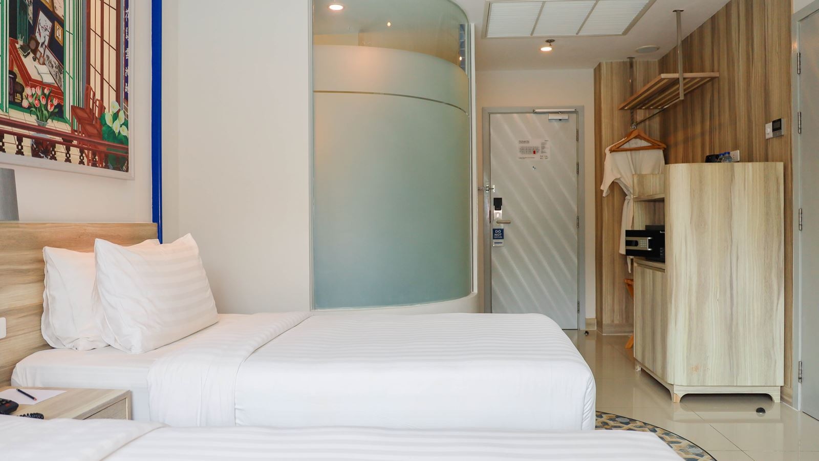 rooms-two-bedroom-family-pool-access-suite