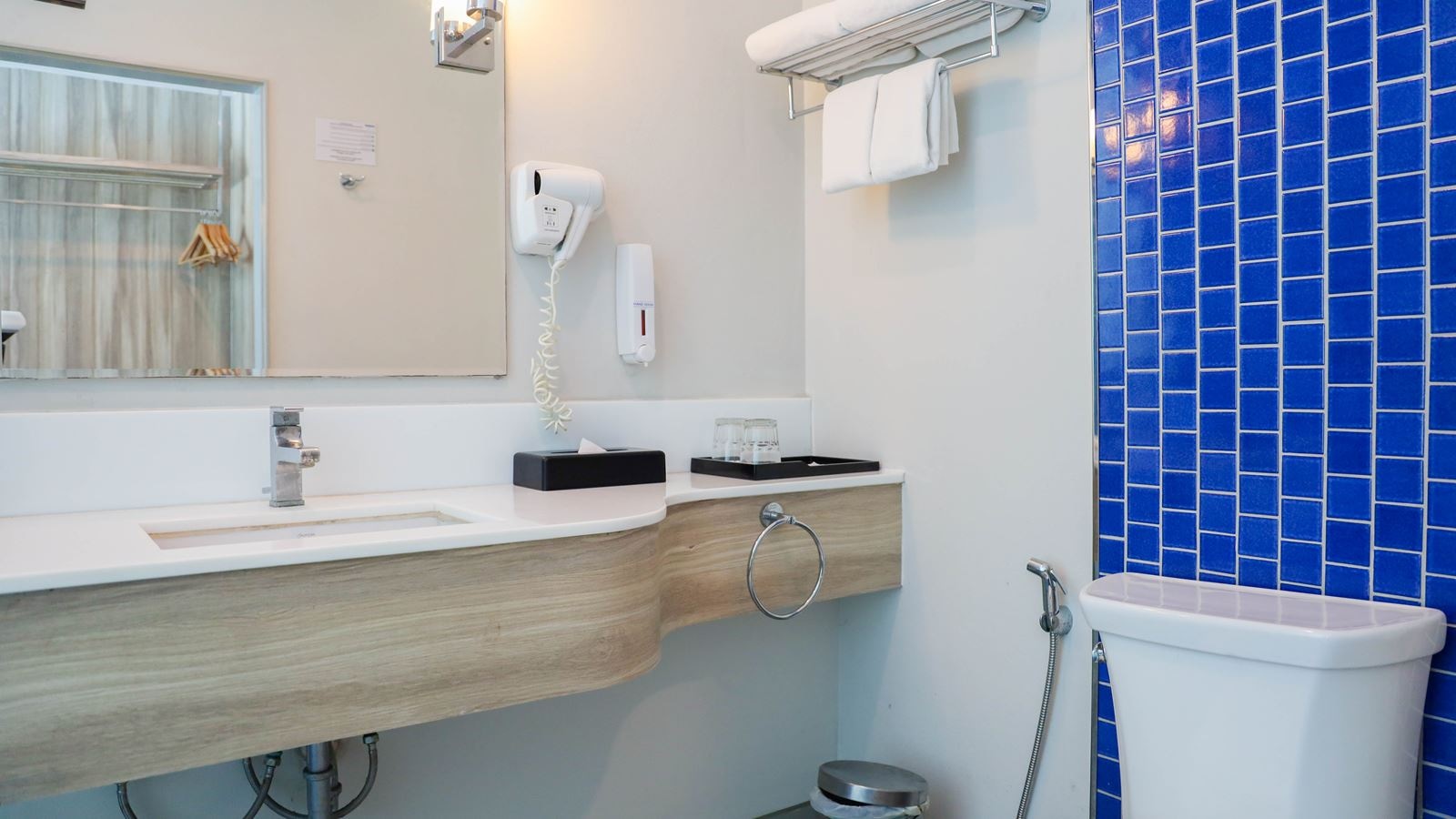 rooms-two-bedroom-family-pool-access-suite