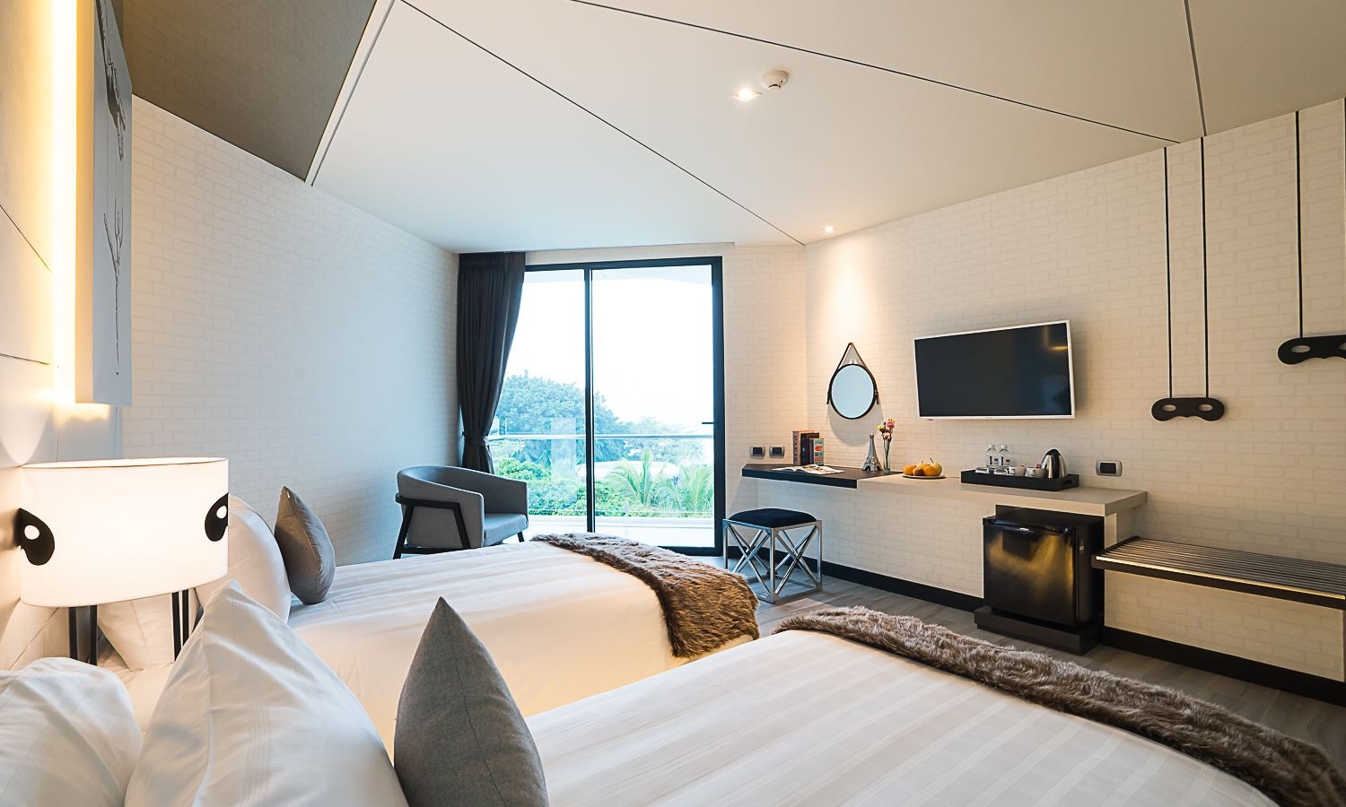 rooms-deluxe-room-sea-view