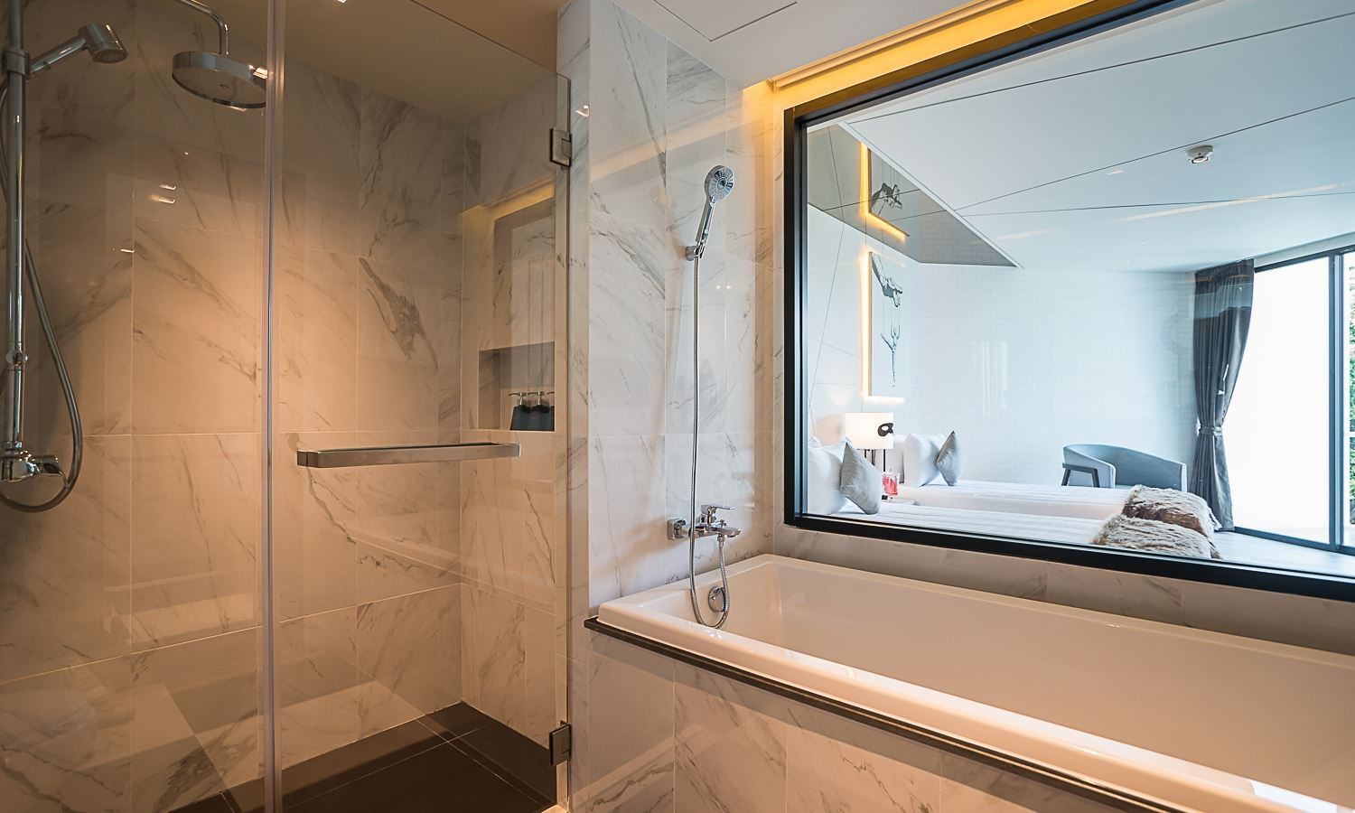 rooms-deluxe-room-sea-view