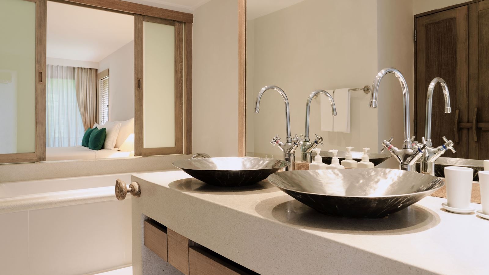 rooms-deluxe-studio-room