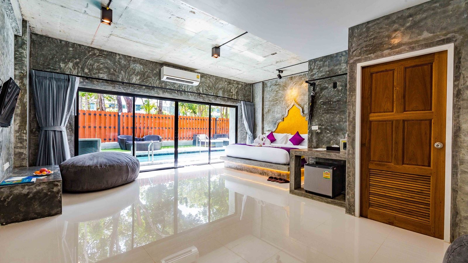 rooms-grand-deluxe-pool-access