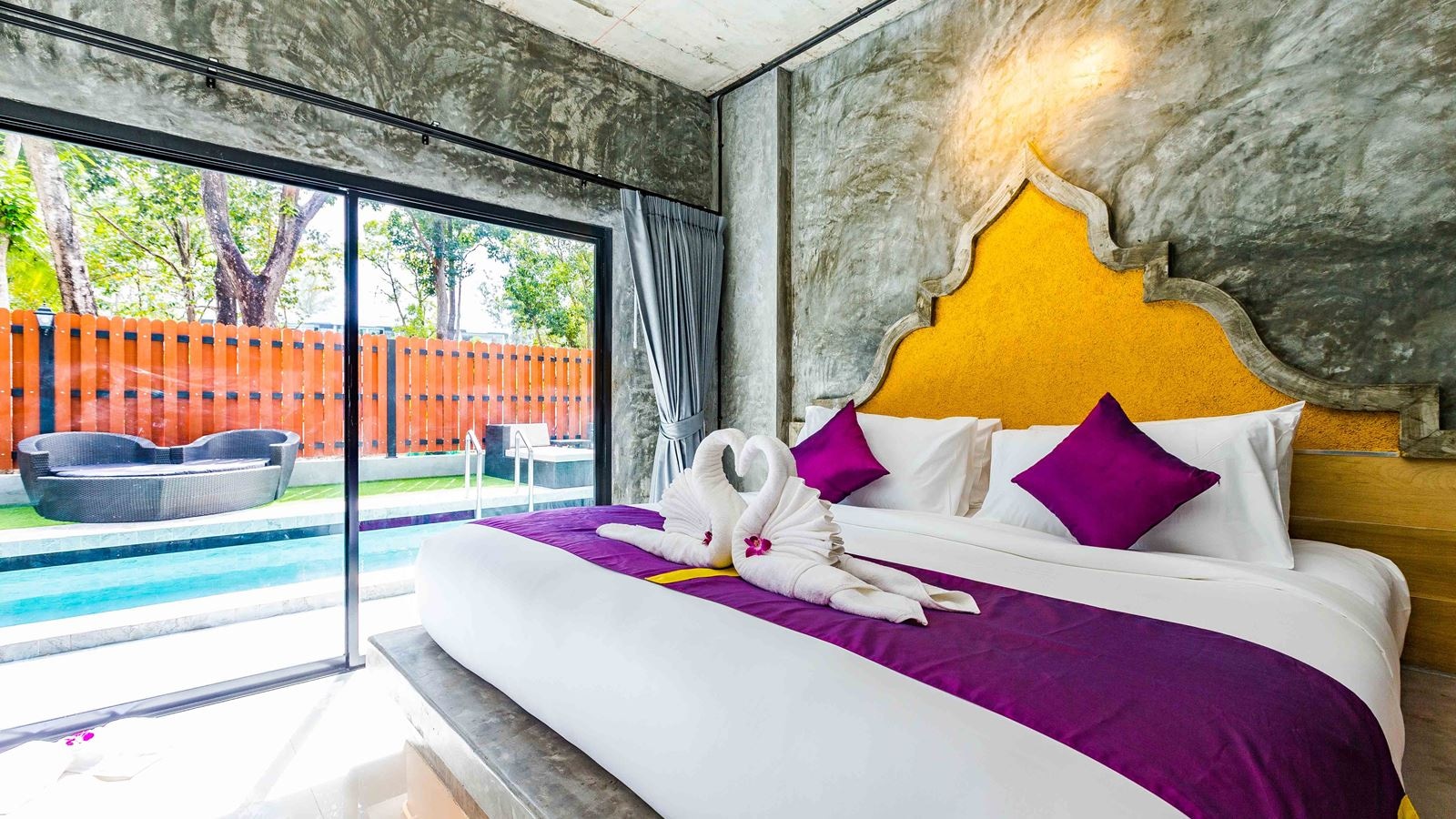 rooms-grand-deluxe-pool-access