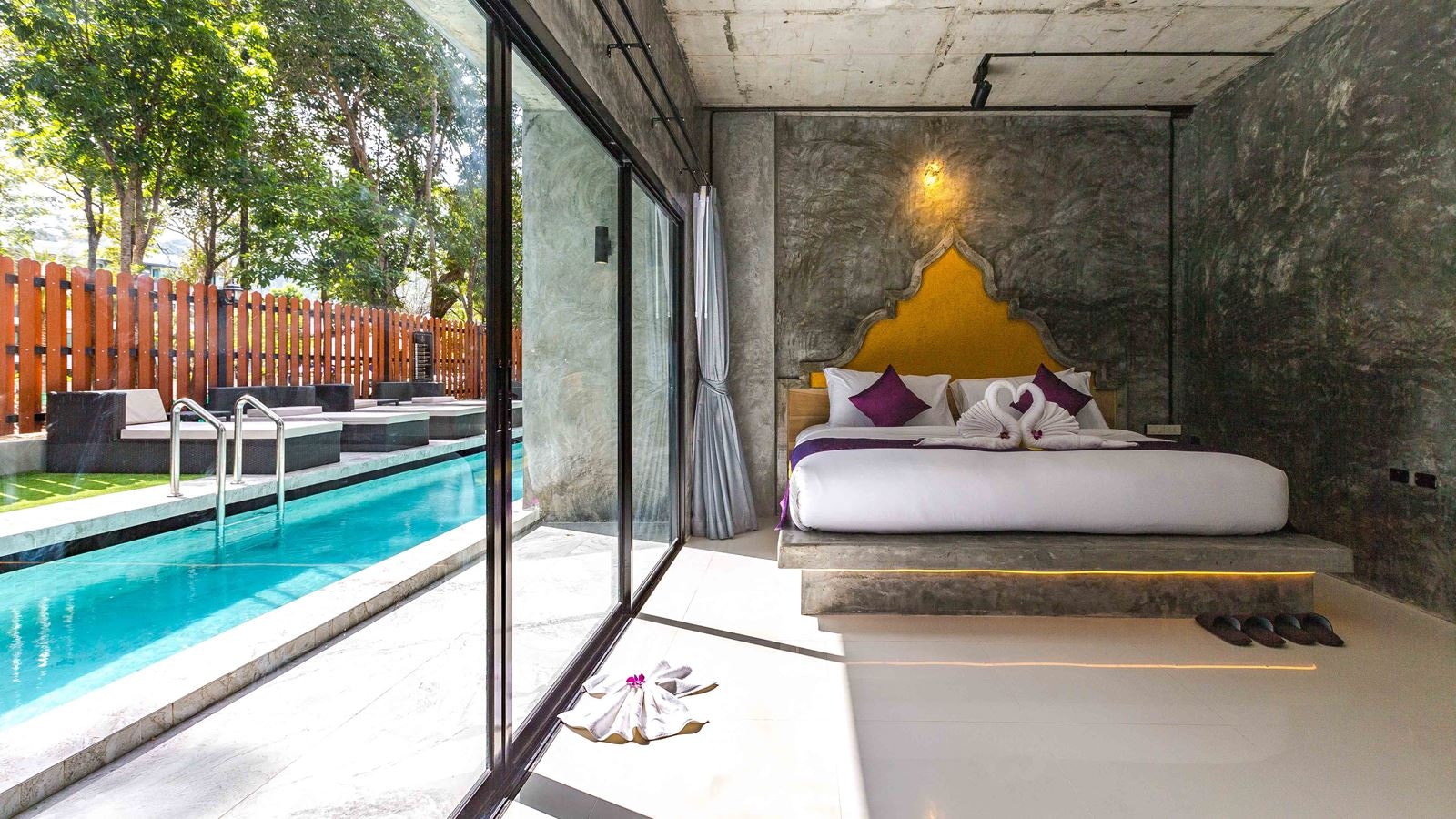 rooms-grand-deluxe-pool-access