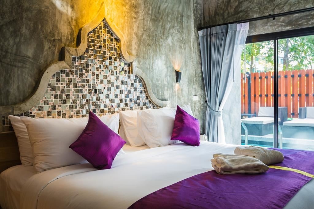 rooms-deluxe-pool-access