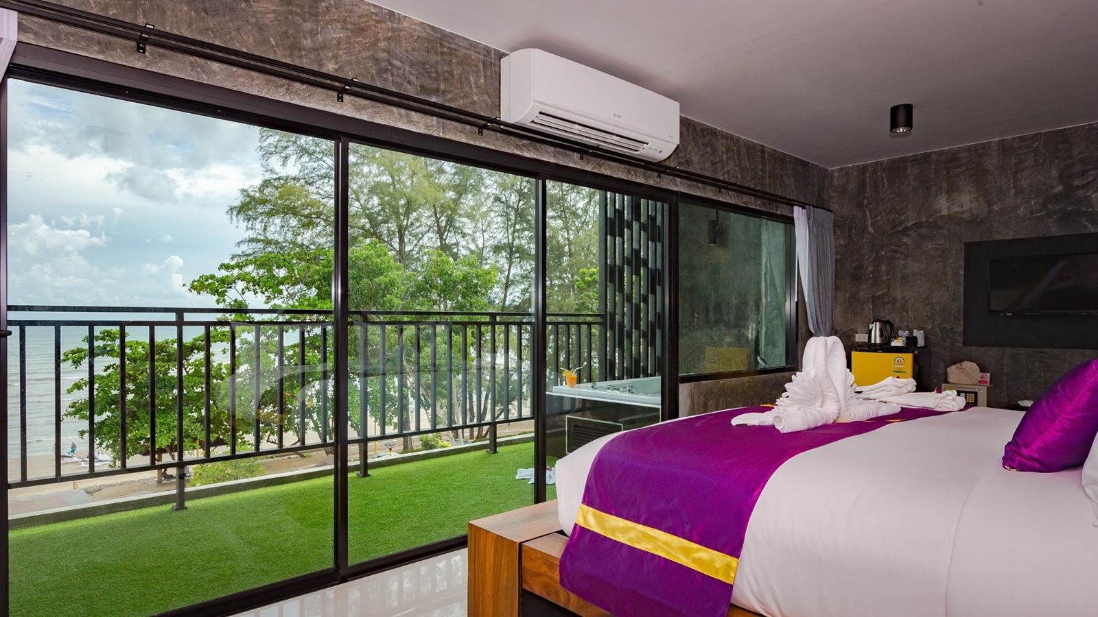 rooms-grand-deluxe-sea-view