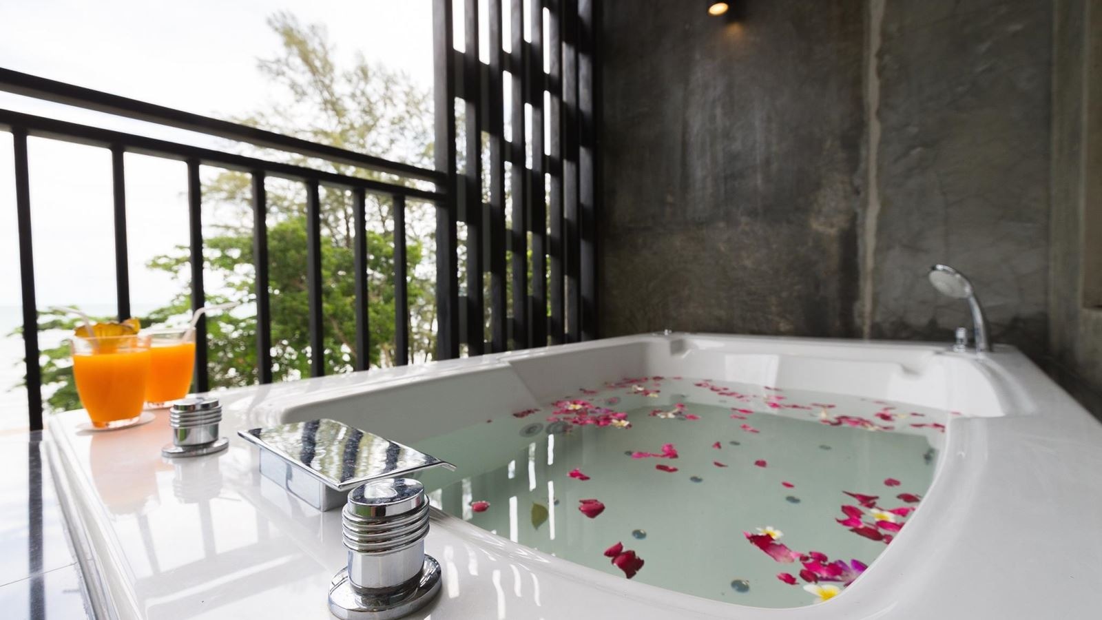 rooms-grand-deluxe-sea-view