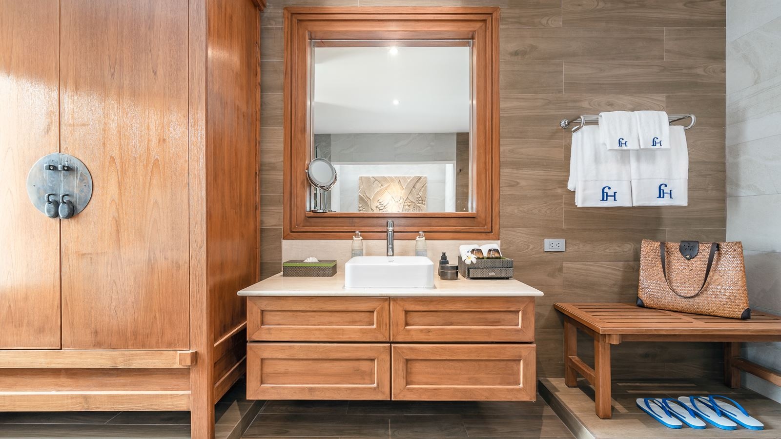 rooms-seaview-garden-villa