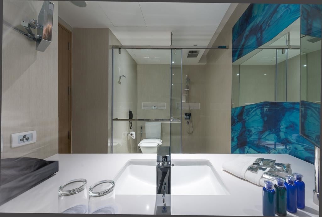 rooms-deluxe-ocean-room