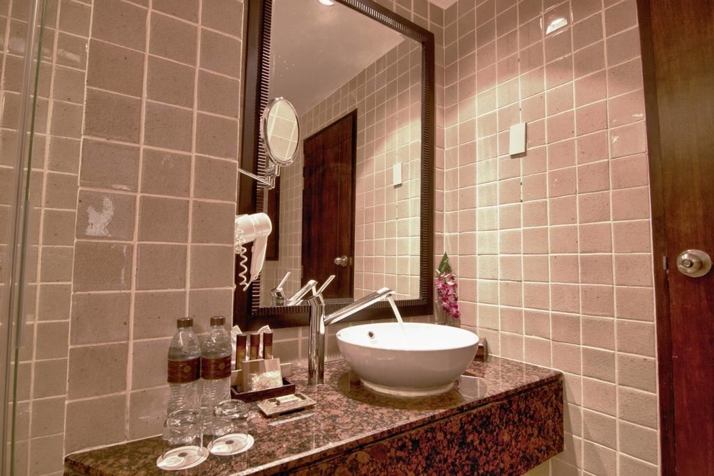 rooms-deluxe-pool-access