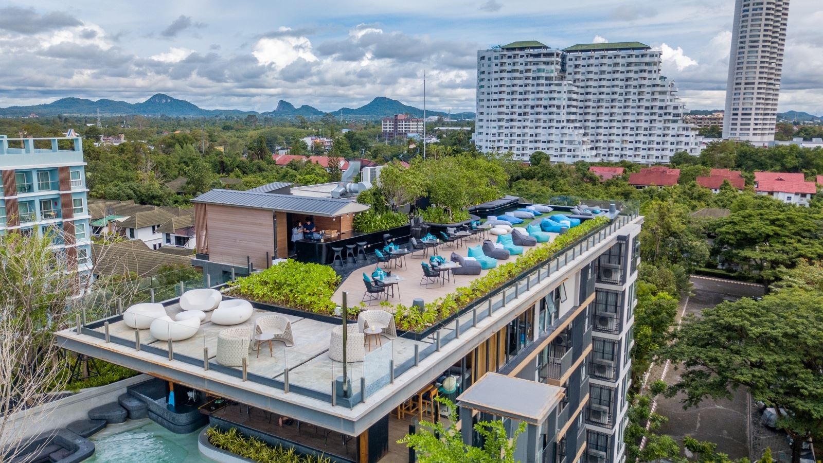 bars-sky-vibe-roof-top-bar