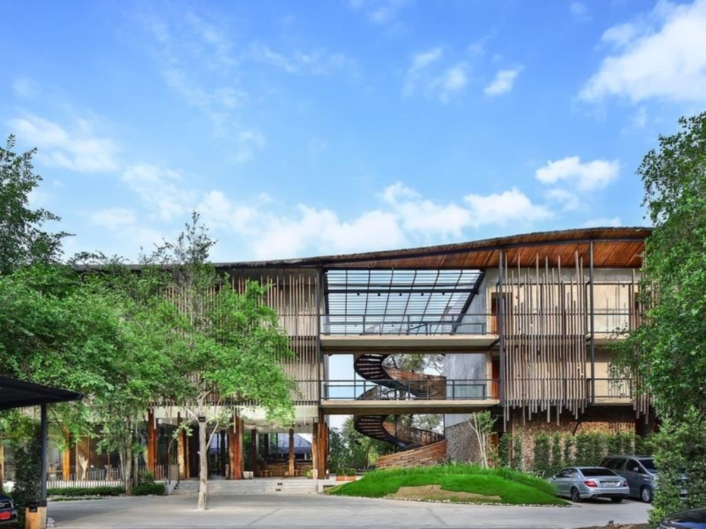 general-main-building