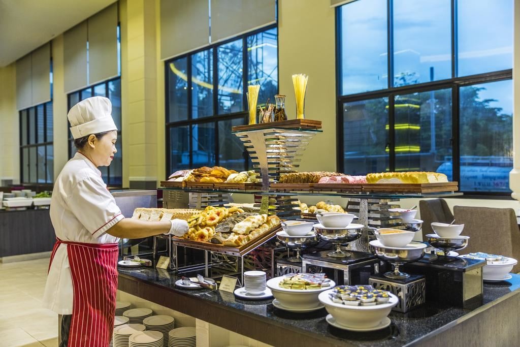 restaurants-royal-kitchen