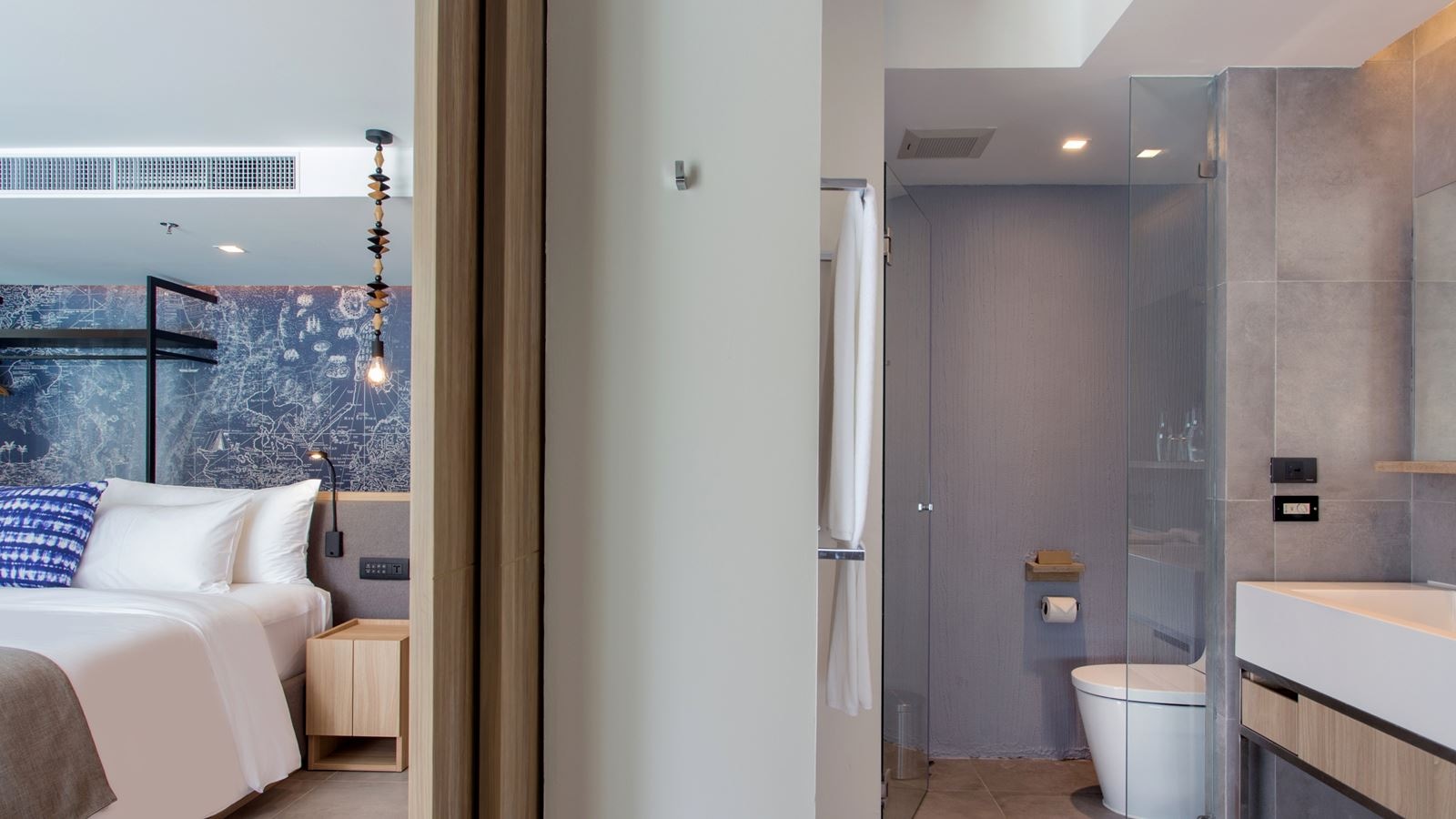 rooms-pool-access-grand