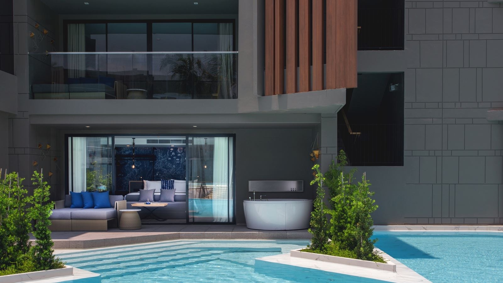 rooms-pool-access-grand