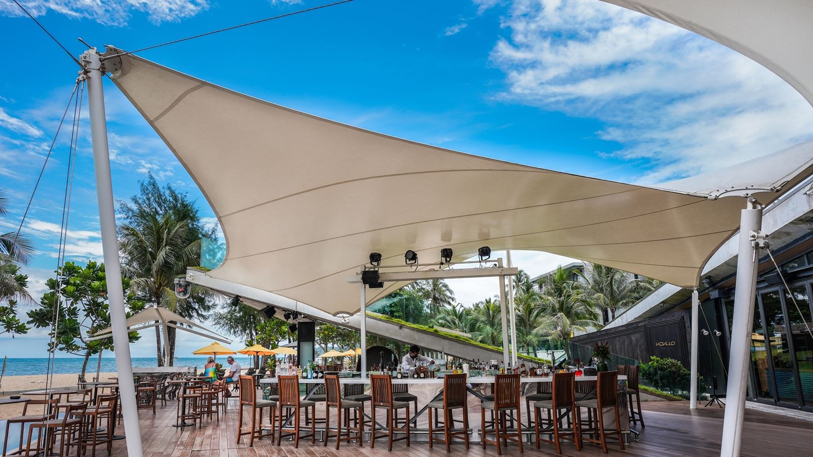 restaurants-kokulo-beach-club-and-restaurant