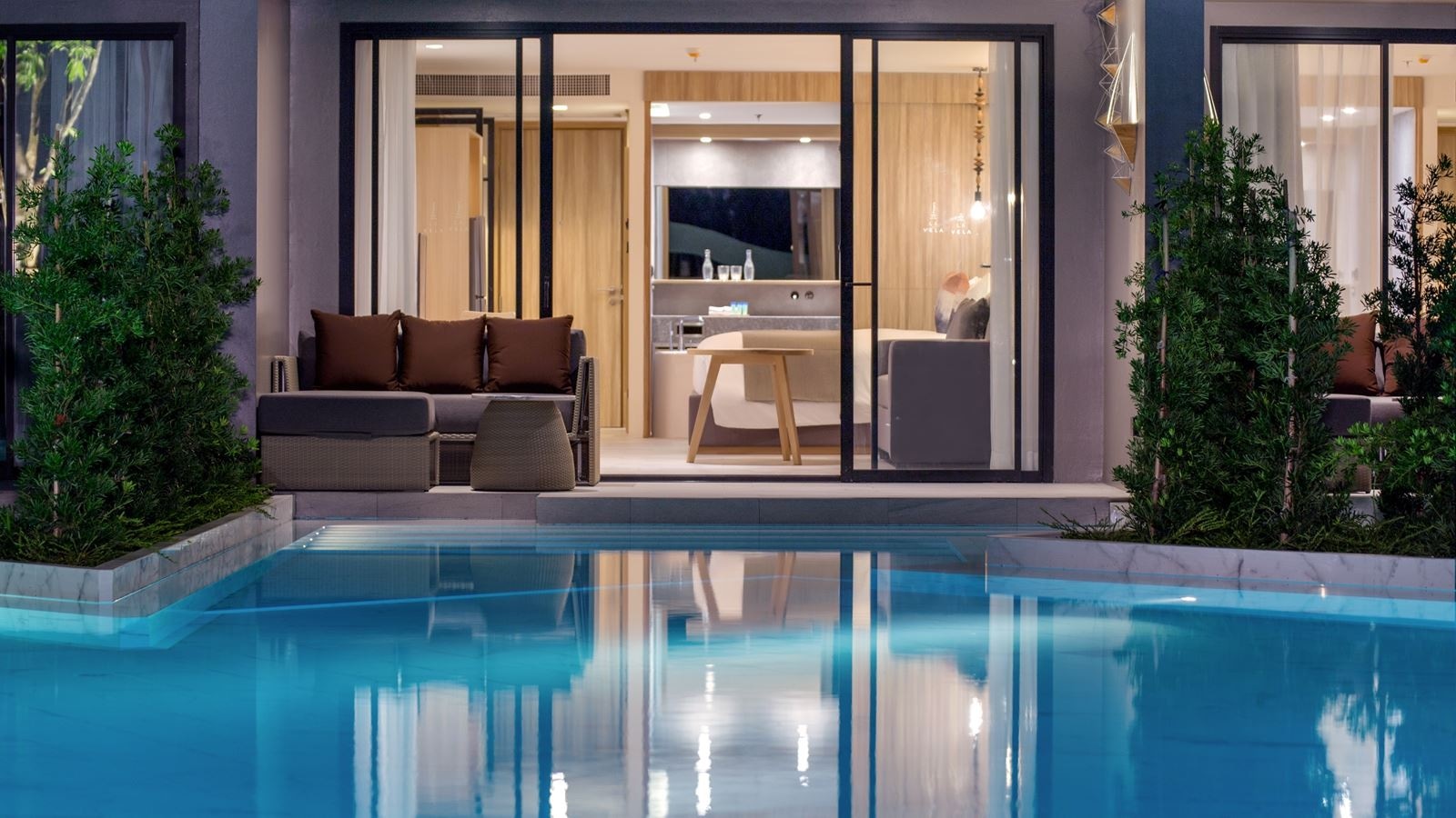 rooms-pool-access-room-2nd-chd-share-bed