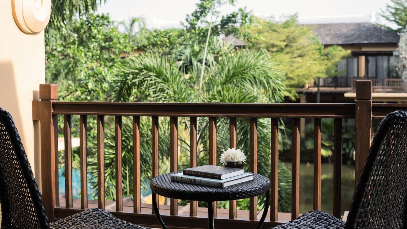 rooms-terrace-suite-with-lagoon-view
