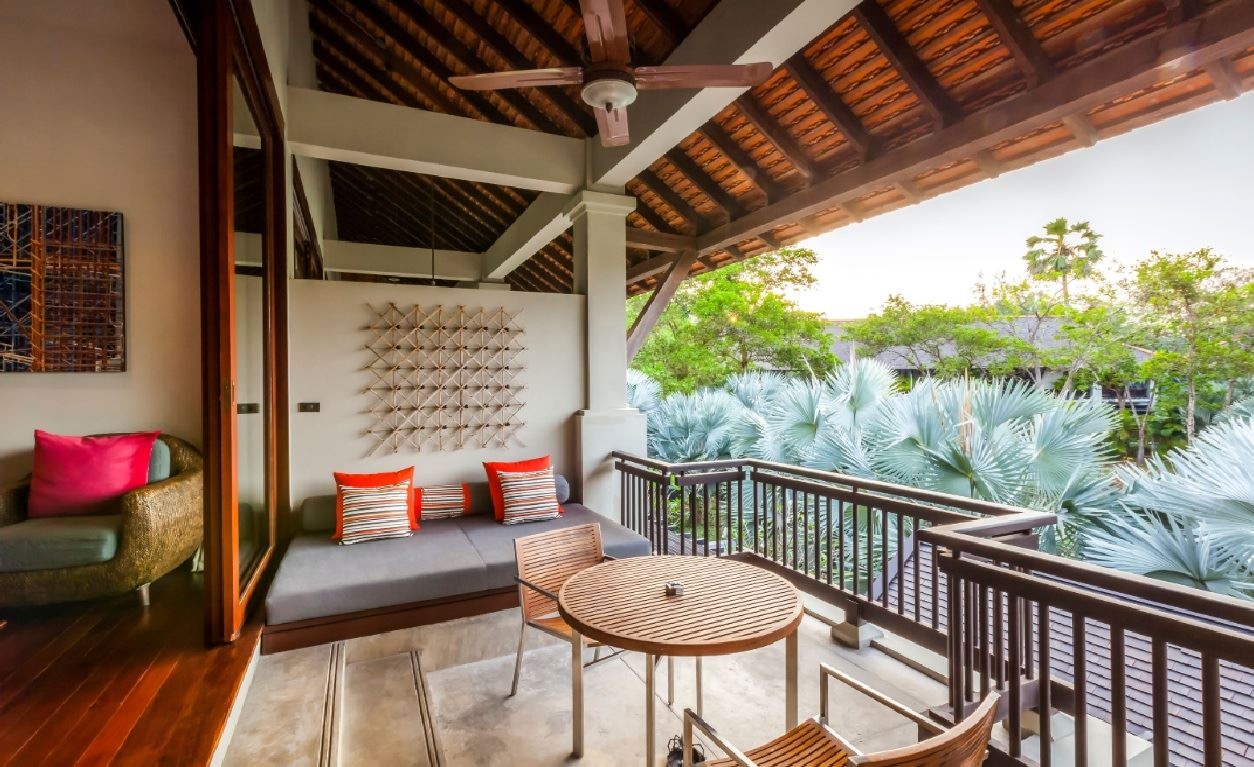 rooms-pearl-bed-suite