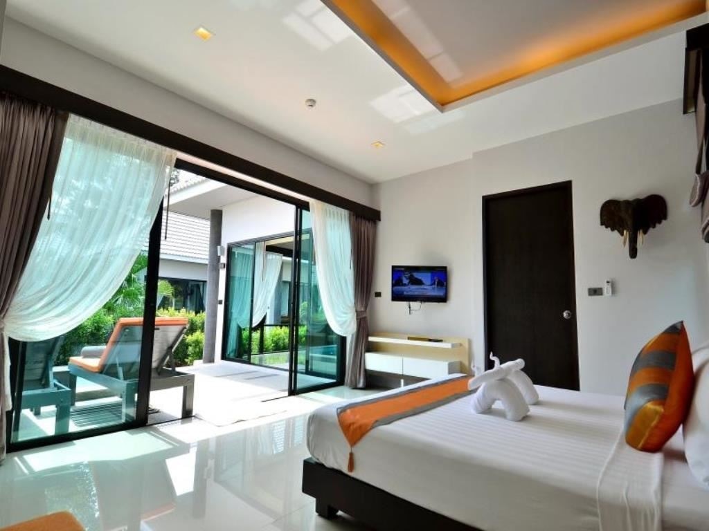 rooms-deluxe-suite-pool-villa