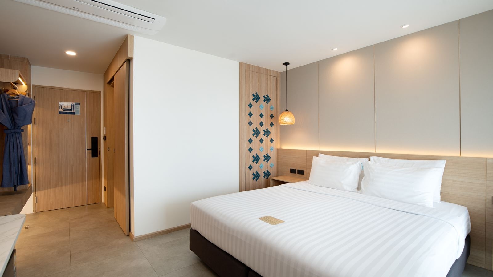 rooms-deluxe-sea-view-room